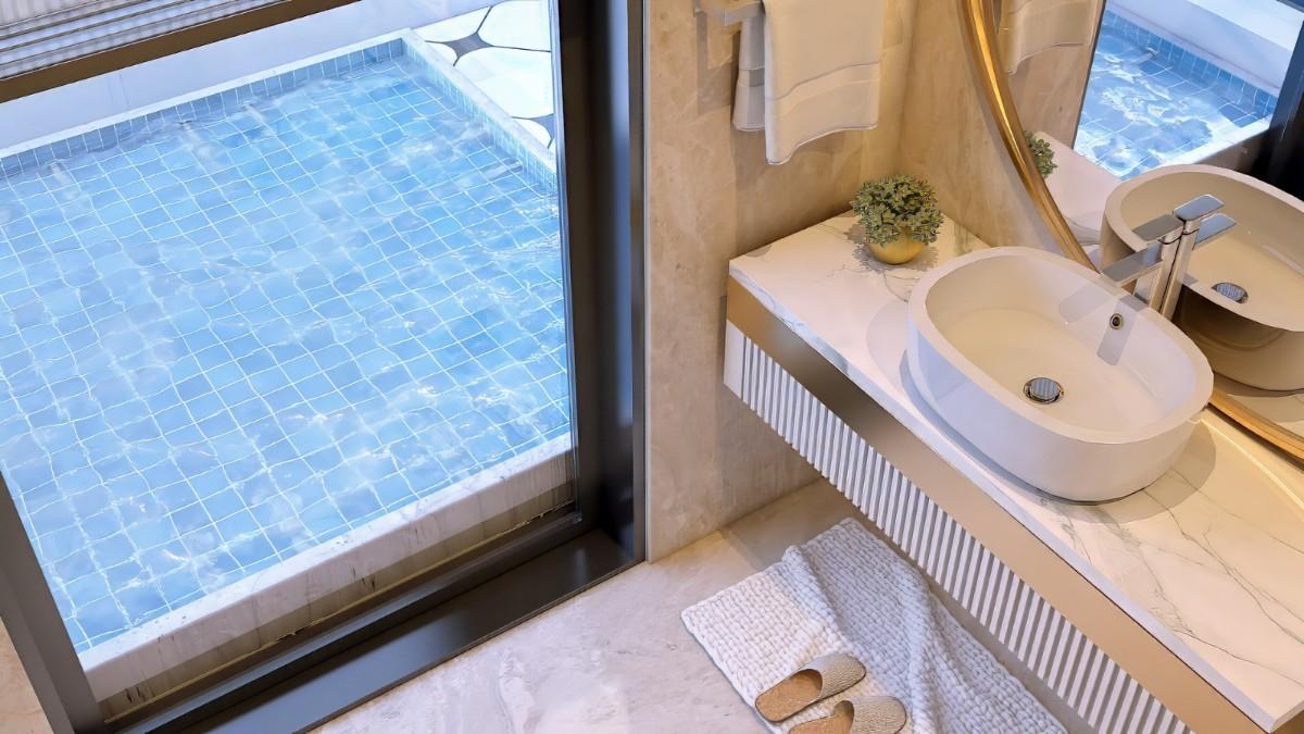 Modern Luxury En-Suite Bathroom